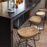 Здесь тепло и уютно. Красивый интерьер квартиры в европейском стиле