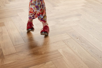 Английская ёлка, Натуральный